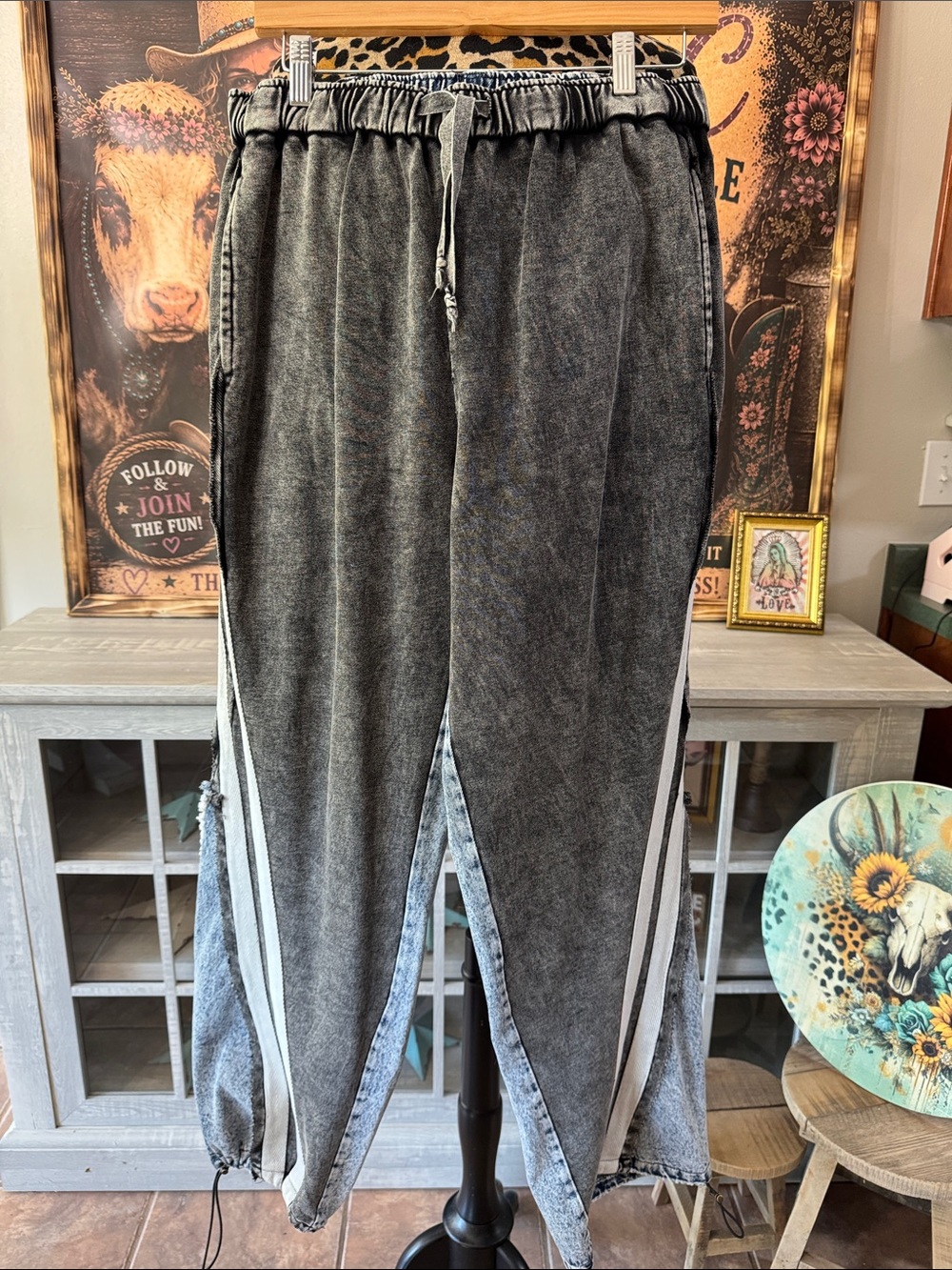 OLI & HALI Washed Black/Blue Denim Drawstring Jogger - Women's Large